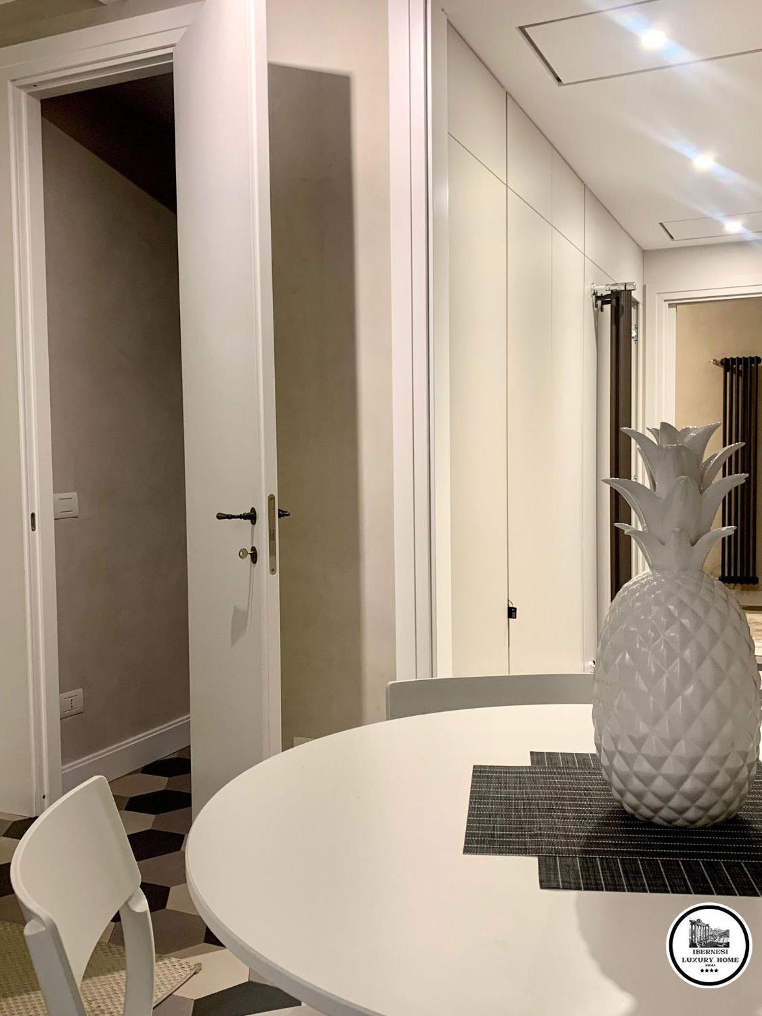 Ibernesi Luxury Home Рим Екстериор снимка