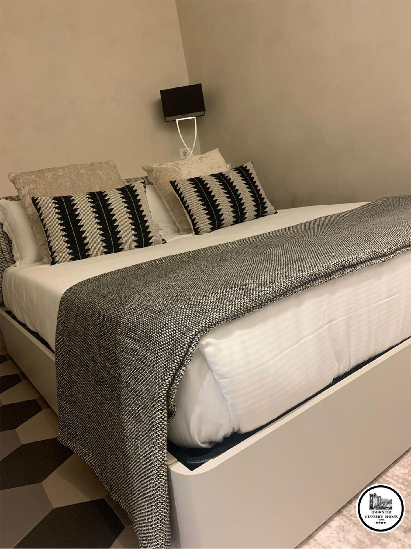 Ibernesi Luxury Home Рим Екстериор снимка